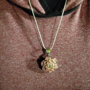 FLOWER necklaces